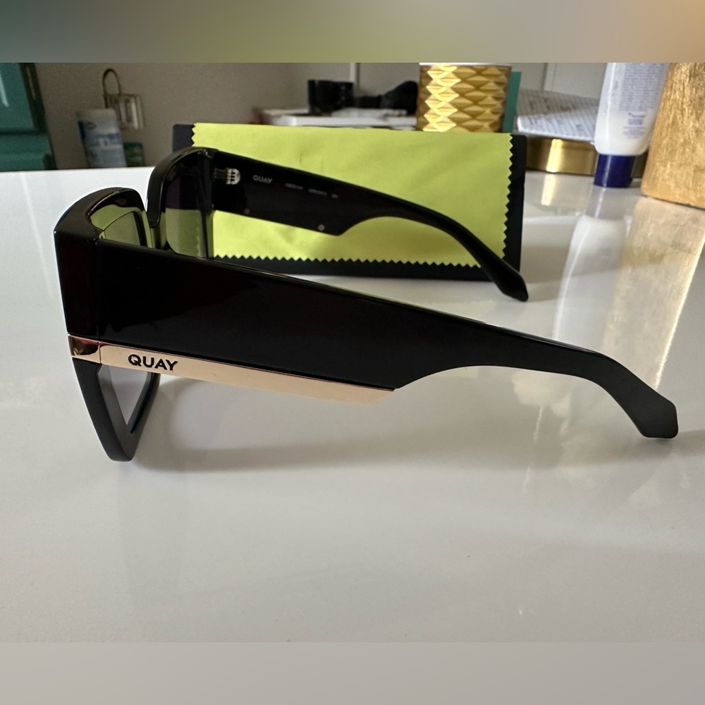 Quay Sunglasses - Notorious - New View 5